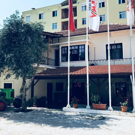 贝拉克塔尔大厦酒店 3*